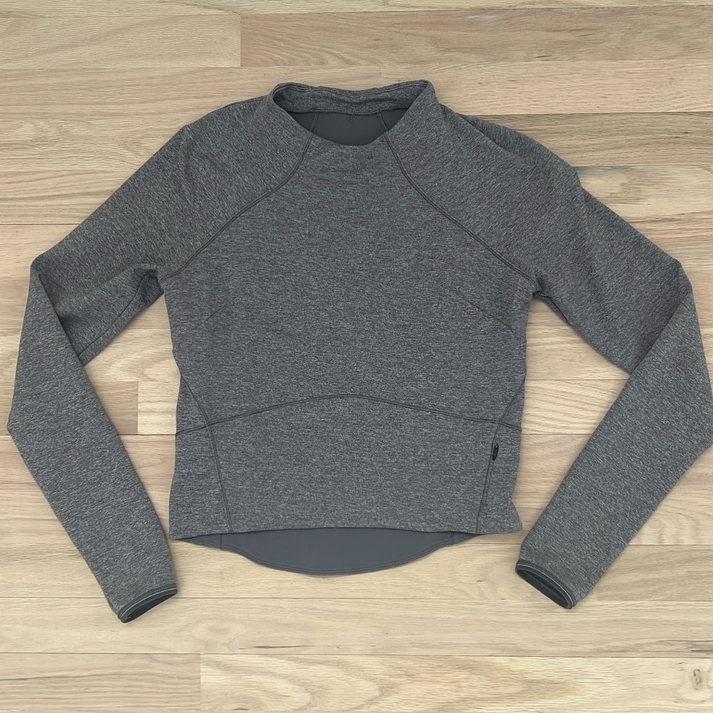 LuLulemon NuLu long sleeved cropped turtle neck size 4 dark grey DISCONTINUED